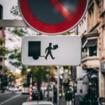 Return Package - red and white stop sign