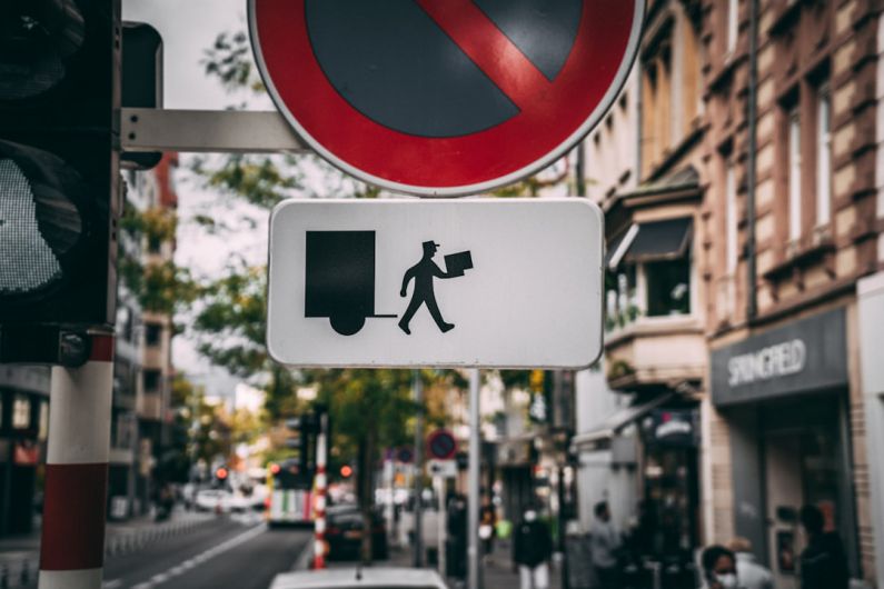 Return Package - red and white stop sign